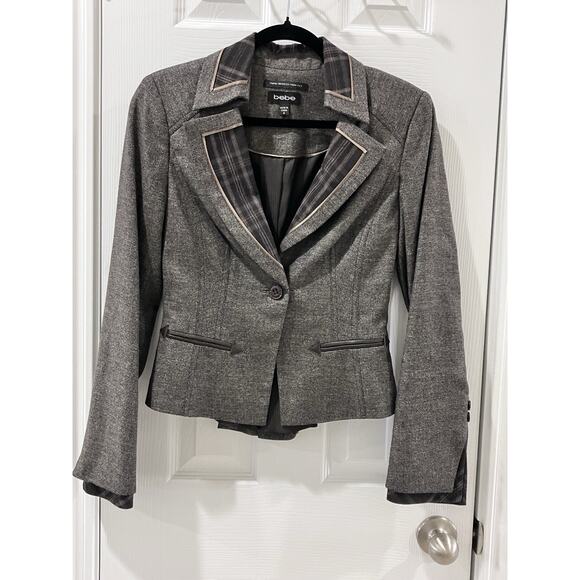 Bebe Jacket Womens 6 Charcoal Blazer 2 Button Tweed Texture Plaid Trim Peplum - Picture 2 of 16